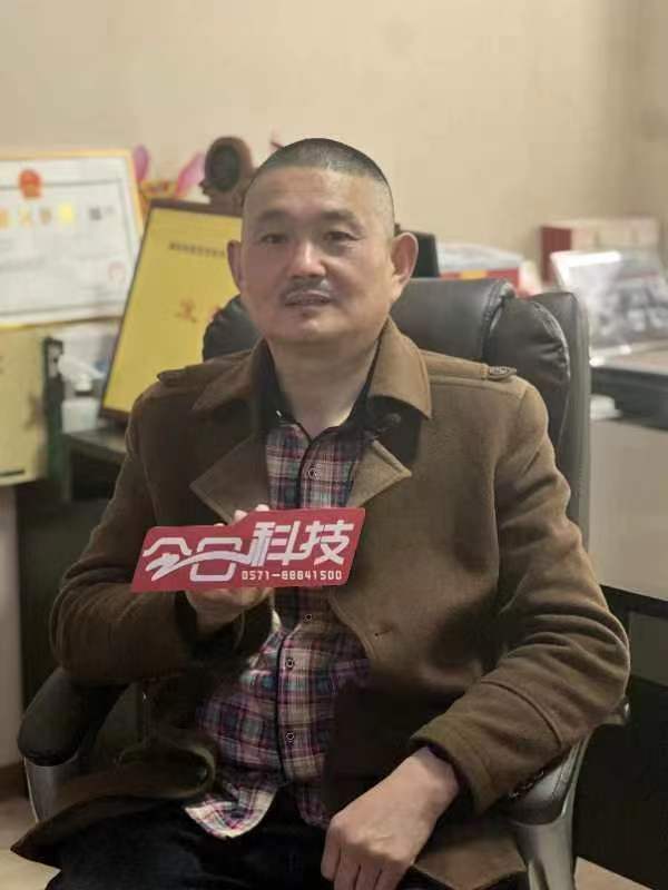 熱烈祝賀湖州申偉東環(huán)?？萍加邢薰竟そ掣缭偕鲜∨_(tái)講述扛起木地板行業(yè)售后服務(wù)大旗故事